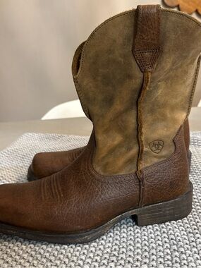 Ariat Two-Tone Brown Leather Western Pull-On Boots